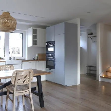 Apartment Klonowicza 57 *